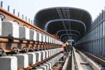 Top railway operator posts positive numbers